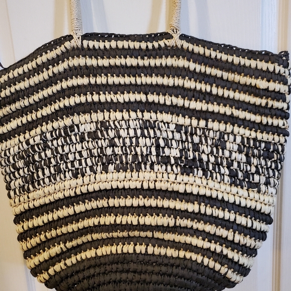 St. John's Bay Tote Straw Ladies Bag - Picture 3 of 8